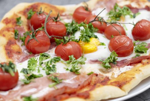 Opskrift: Pizza med Italiensk kogt skinke & æg ⋆