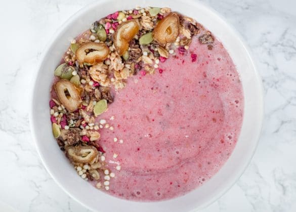 Smoothie bowl med jordbær